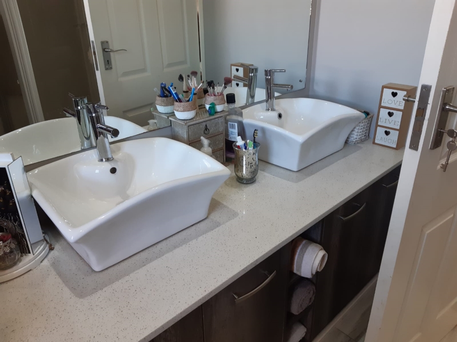 3 Bedroom Property for Sale in Hillside Free State